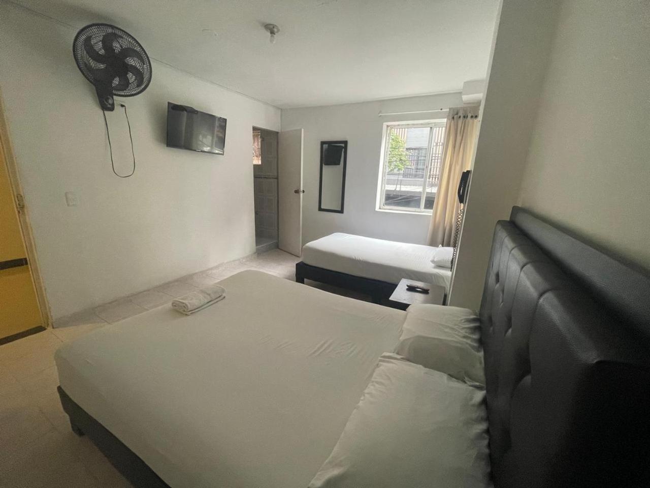 Hotel Villa Real เมเดยิน ภายนอก รูปภาพ