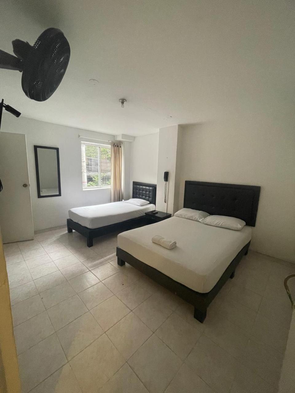 Hotel Villa Real เมเดยิน ภายนอก รูปภาพ