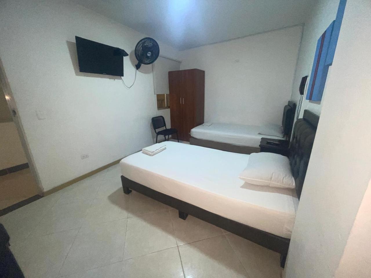 Hotel Villa Real เมเดยิน ภายนอก รูปภาพ