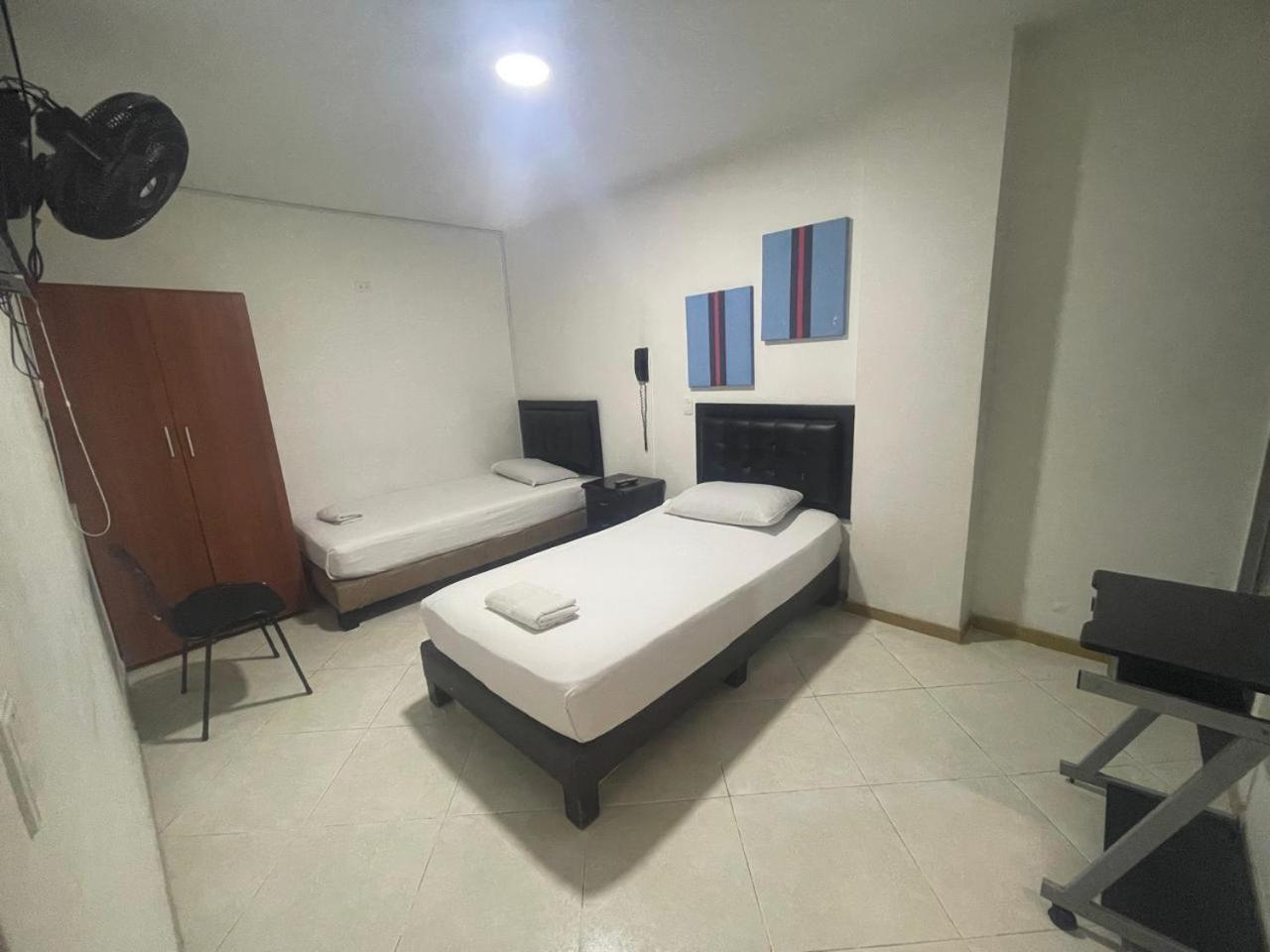 Hotel Villa Real เมเดยิน ภายนอก รูปภาพ
