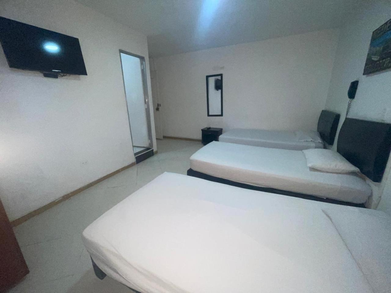 Hotel Villa Real เมเดยิน ภายนอก รูปภาพ