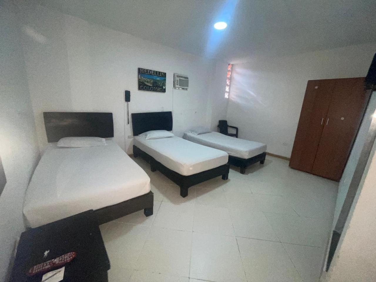 Hotel Villa Real เมเดยิน ภายนอก รูปภาพ