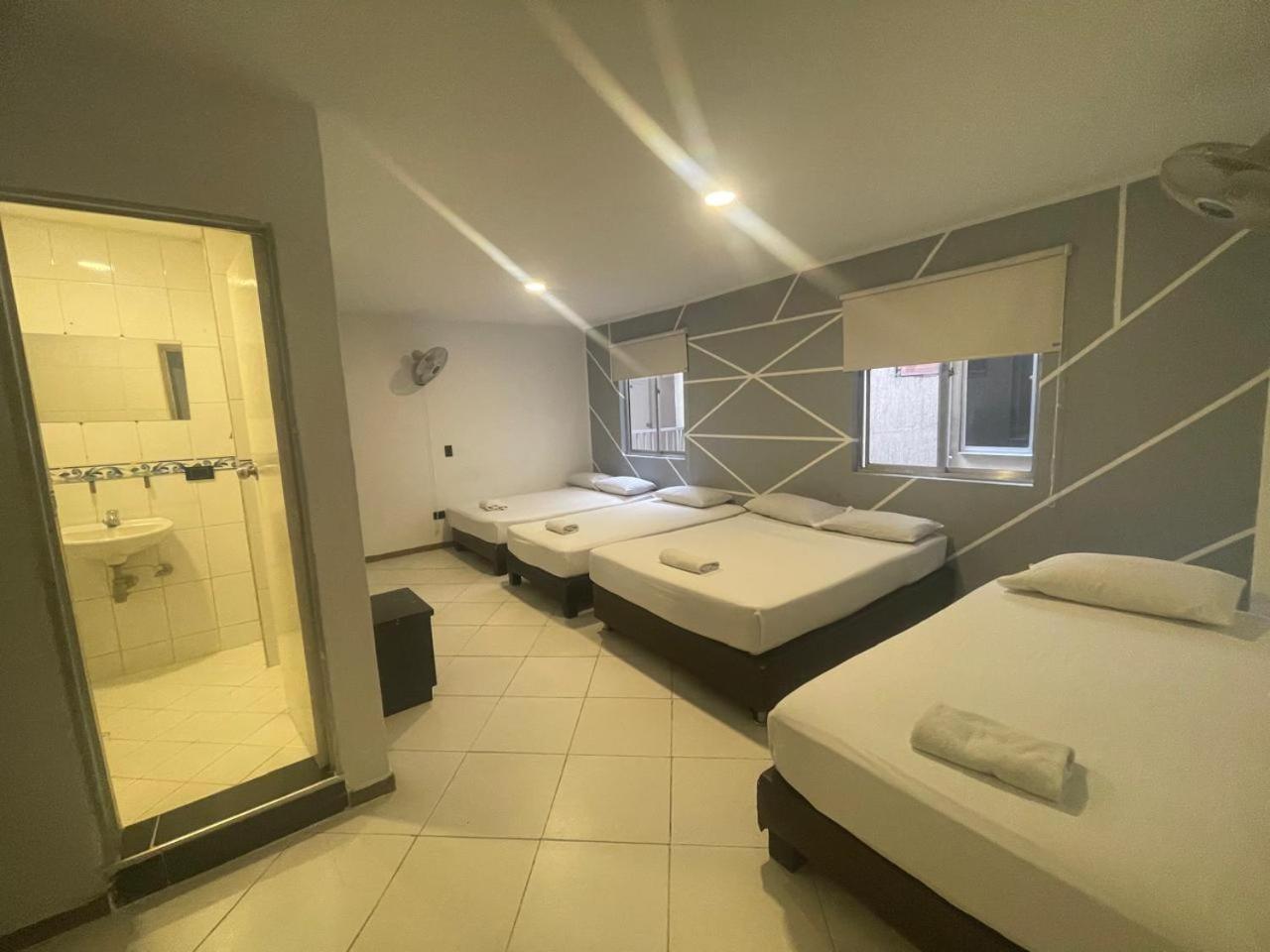 Hotel Villa Real เมเดยิน ภายนอก รูปภาพ